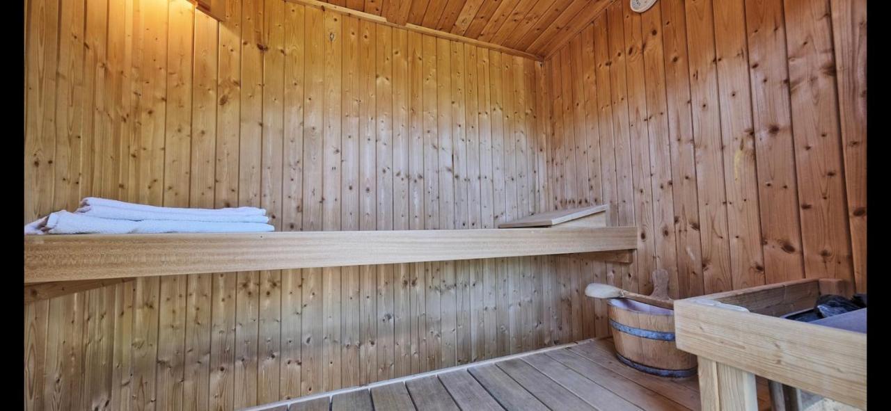Woodside Lodge Thurstaston Екстер'єр фото